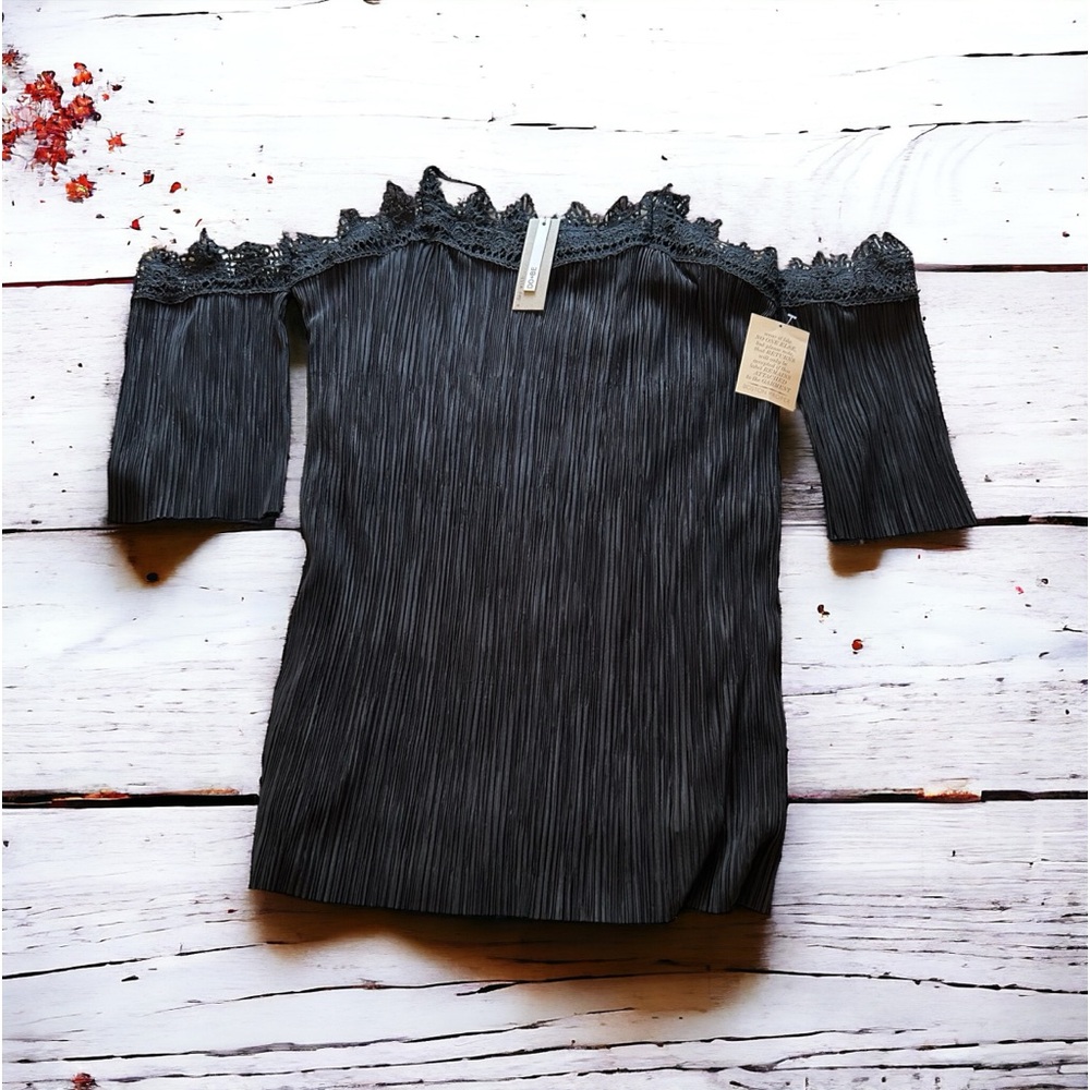 NWT DO+BE Large Black Pleated Lace Cold Shoulder Mini Tunic Shift Dress